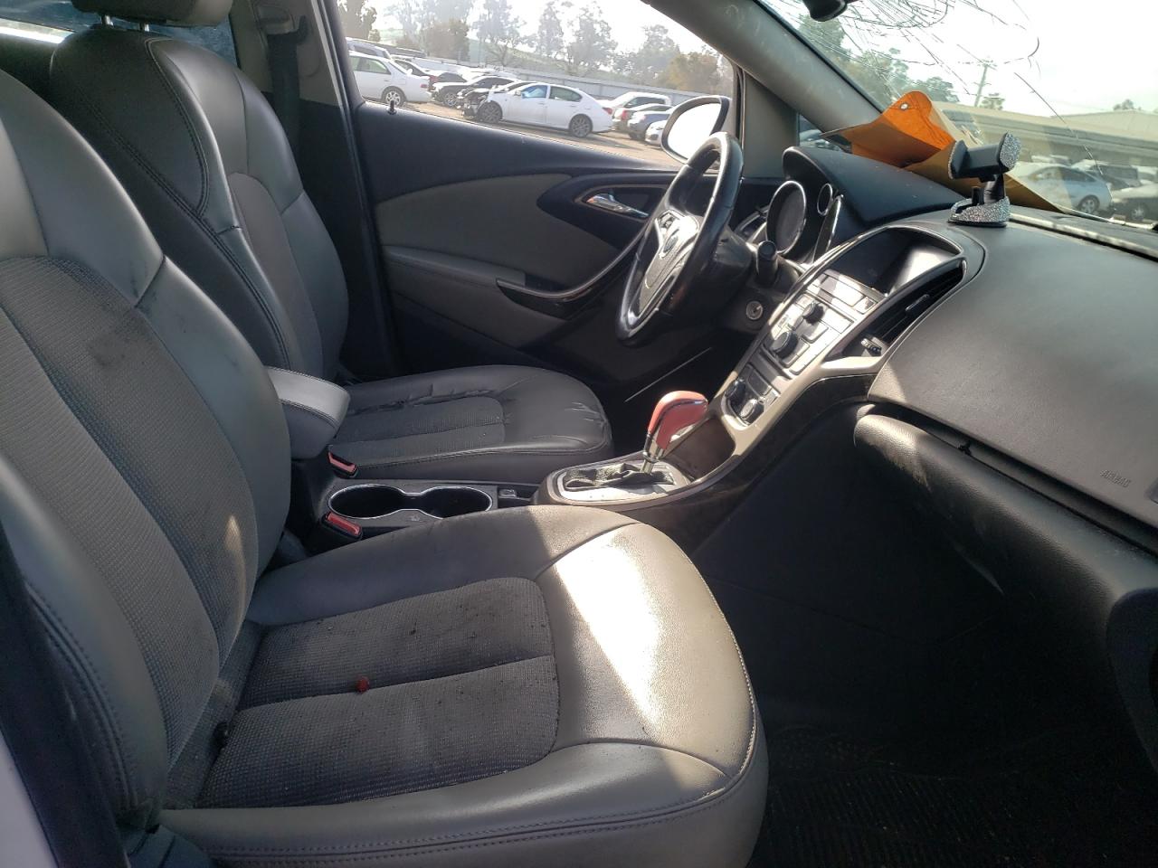 Photo 5 from auction – 2015 BUICK VERANO with VIN 1G4PP5SK3F4196924
