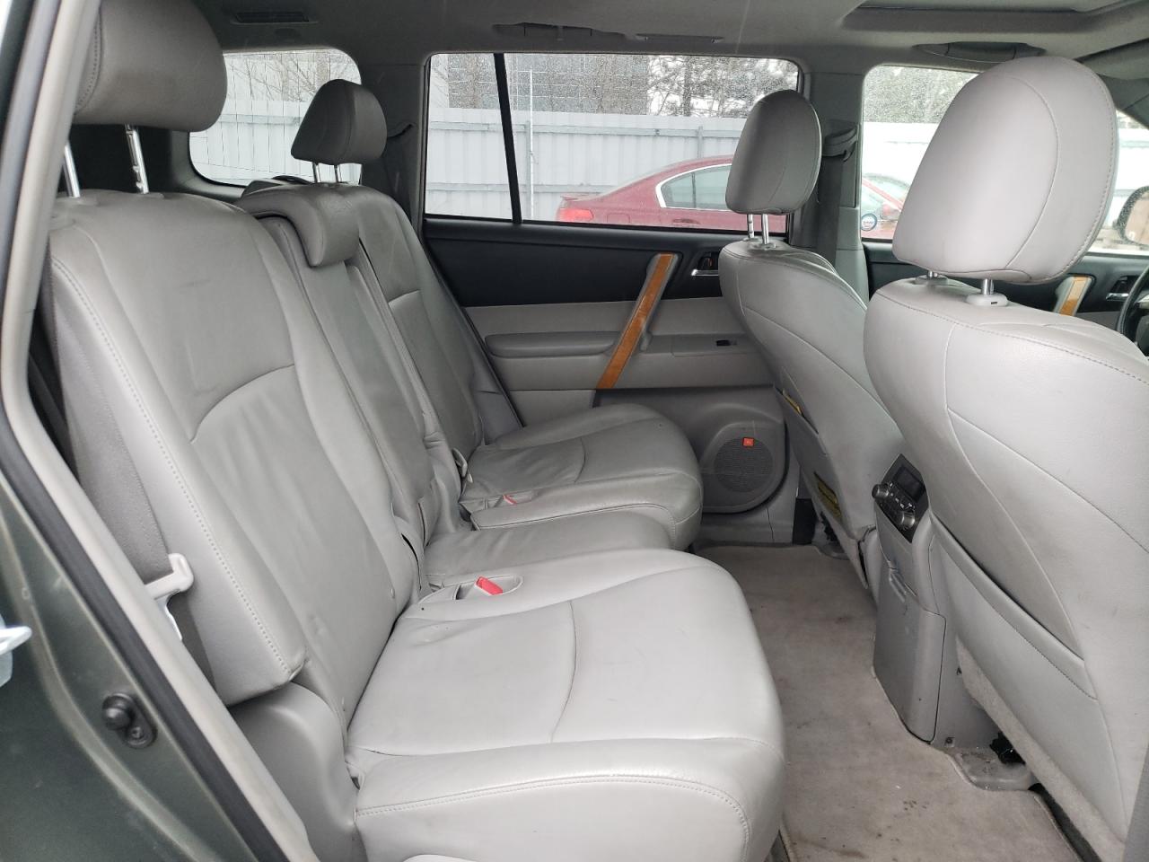 Photo 6 from auction – 2008 TOYOTA HIGHLANDER with VIN JTEEW44A282017912
