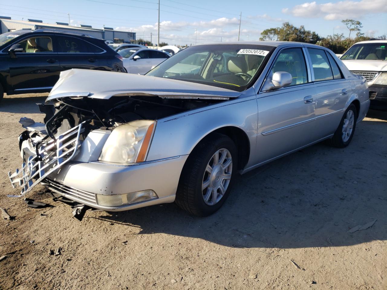Photo 2 from auction – 2010 CADILLAC DTS with VIN 1G6KA5EY8AU121972