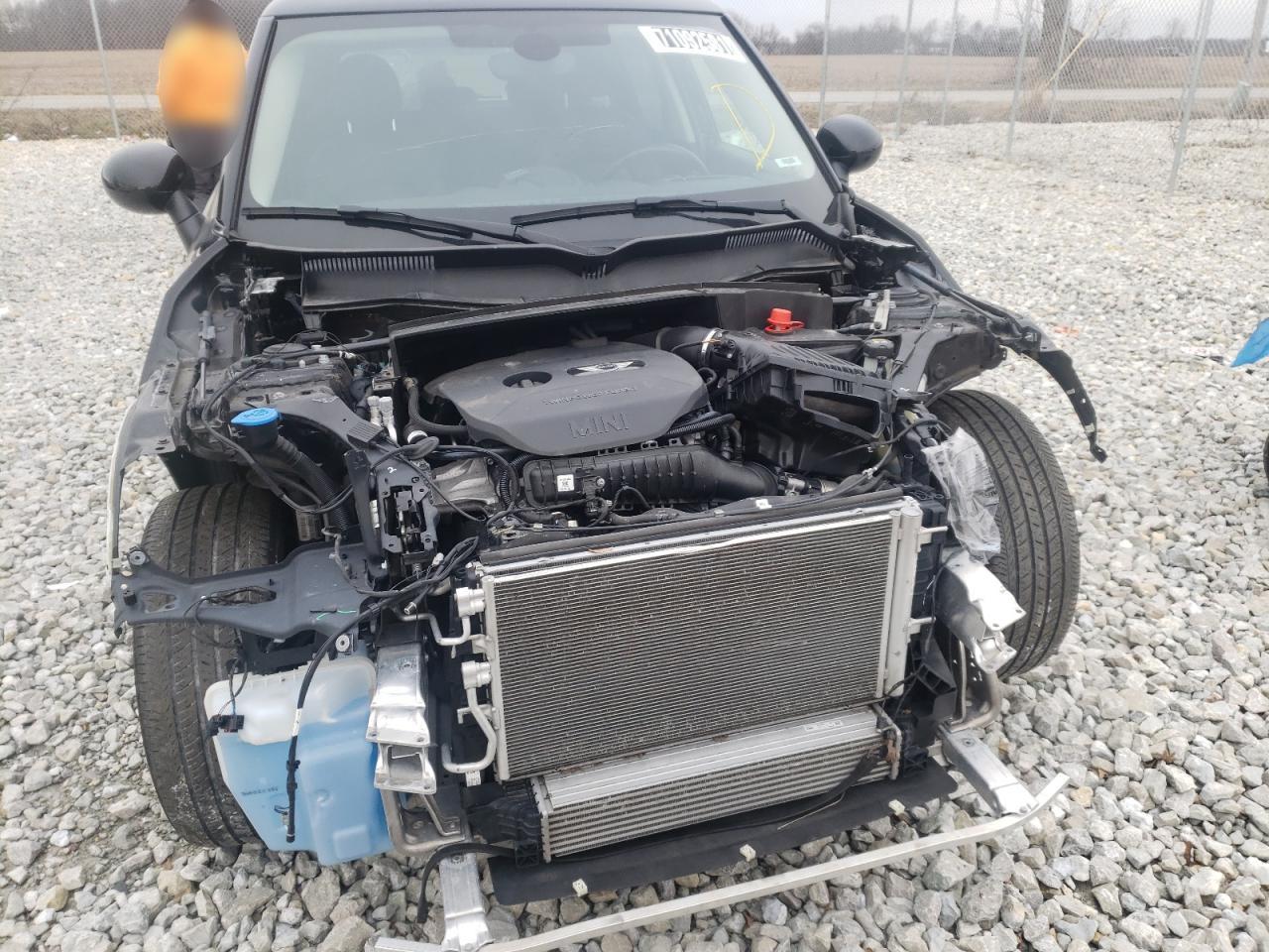 Photo 9 from auction – 2018 MINI COOPER COU with VIN WMZYV5C38J3E04643