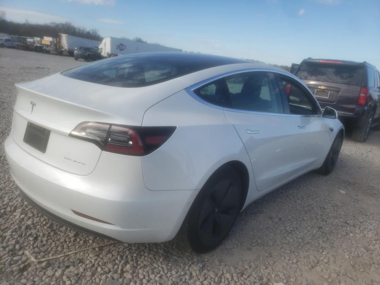 Photo 4 from auction – 2020 TESLA MODEL 3 with VIN 5YJ3E1EB7LF618078