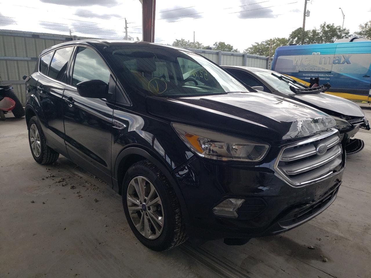 FORD ESCAPE SE 2017 with VIN 1FMCU9GD2HUC40827 - Photo from auction