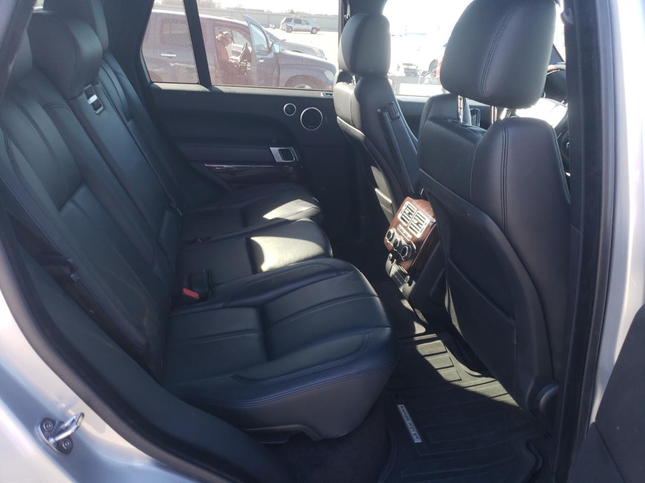 Photo 6 from auction – 2017 LAND ROVER RANGE ROVE with VIN SALGR2FK2HA329130