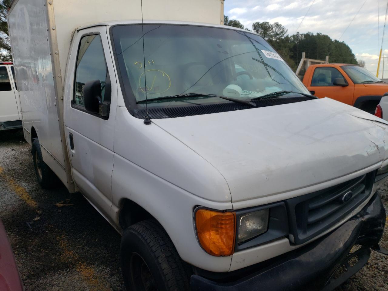 FORD ECONOLINE 2005 with VIN 1FDNE35L65HA90674 - Photo from auction