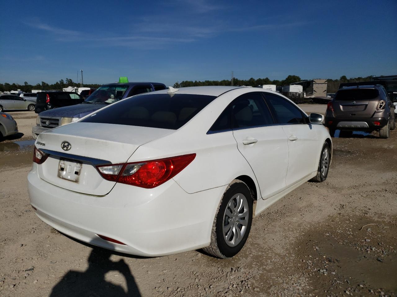 Photo 4 from auction – 2013 HYUNDAI SONATA GLS with VIN 5NPEB4AC7DH590822