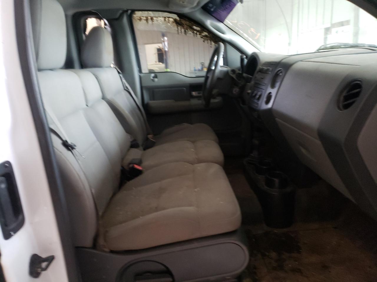 Photo 5 from auction – 2006 FORD F150 with VIN 1FTRF14W66NA87182