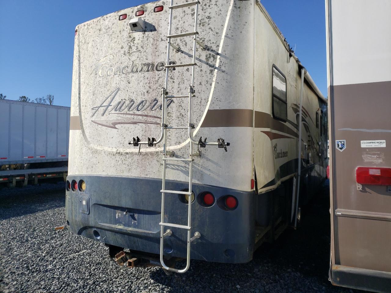 Photo 4 from auction – 2005 COACH AURORA with VIN 1F6NF53S240A05952