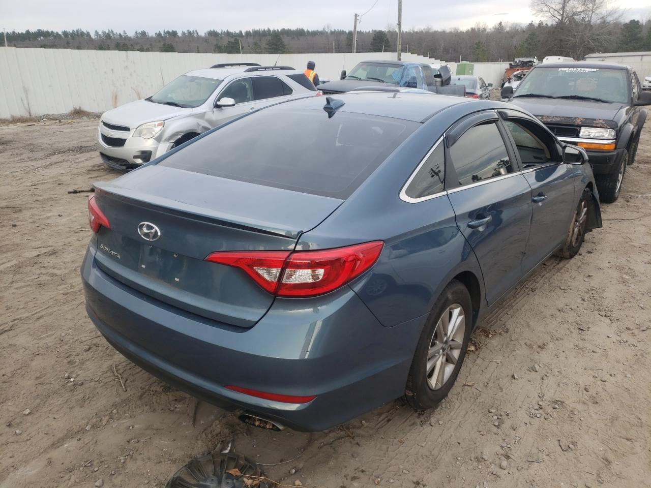 Photo 4 from auction – 2016 HYUNDAI SONATA SE with VIN 5NPE24AF3GH382418