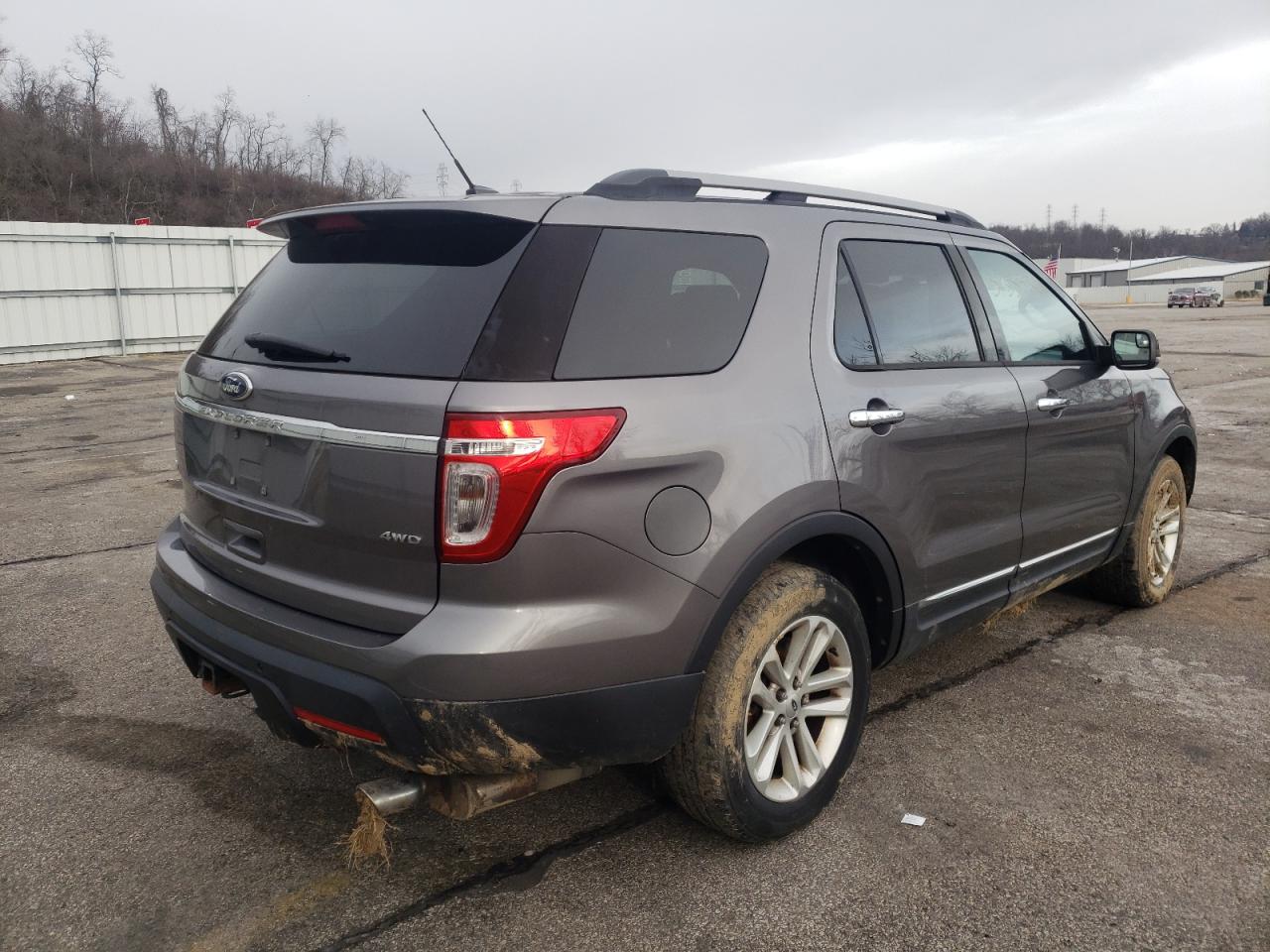 Photo 4 from auction – 2013 FORD EXPLORER X with VIN 1FM5K8D82DGB46861