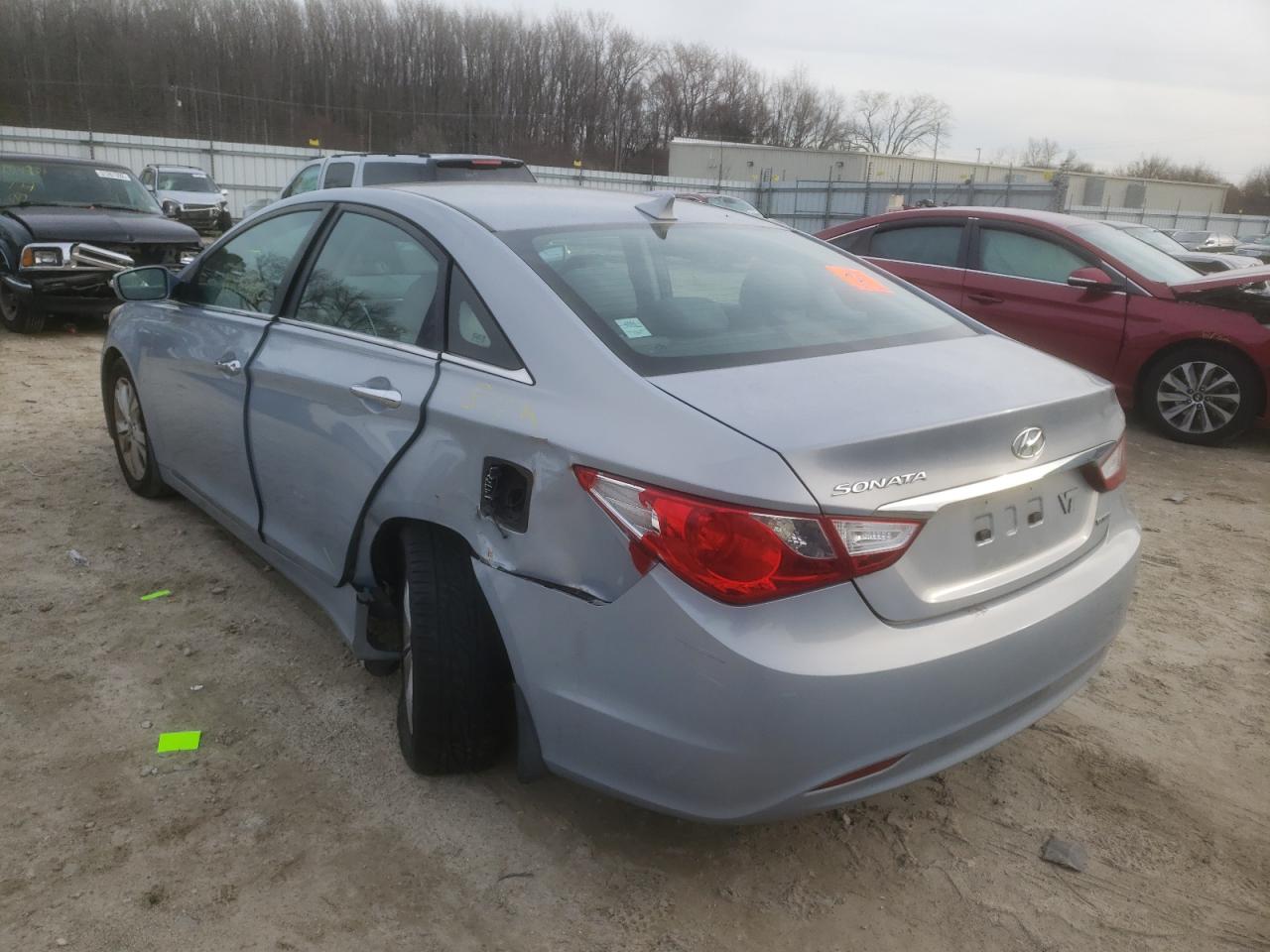 Photo 3 from auction – 2011 HYUNDAI SONATA SE with VIN 5NPEC4AC0BH144103