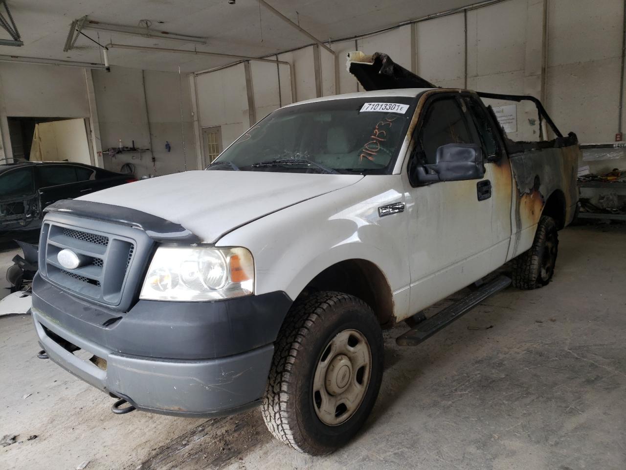 Photo 2 from auction – 2006 FORD F150 with VIN 1FTRF14W66NA87182