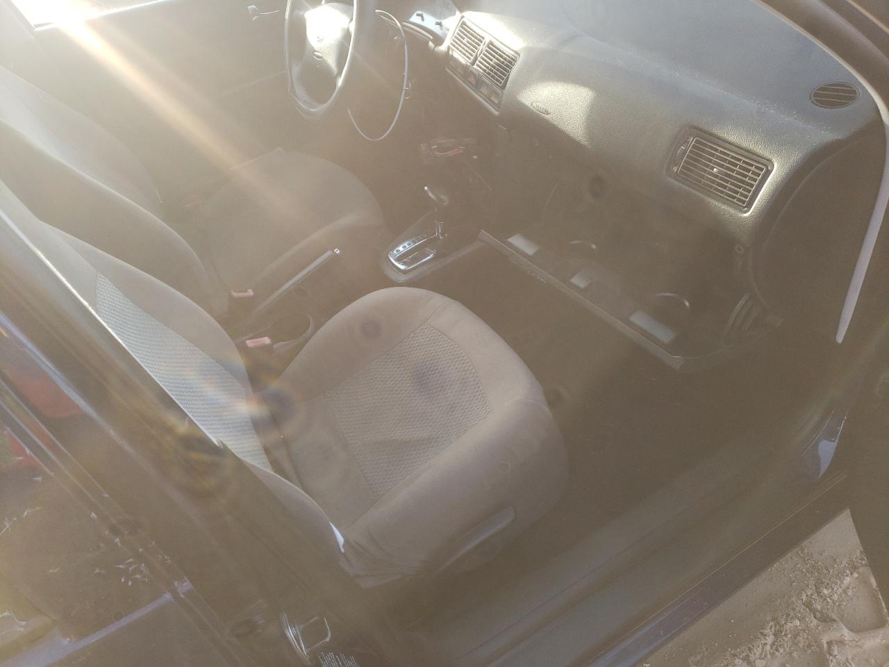 Photo 5 from auction – 2006 VOLKSWAGEN GOLF with VIN 9BWFL61J464000795
