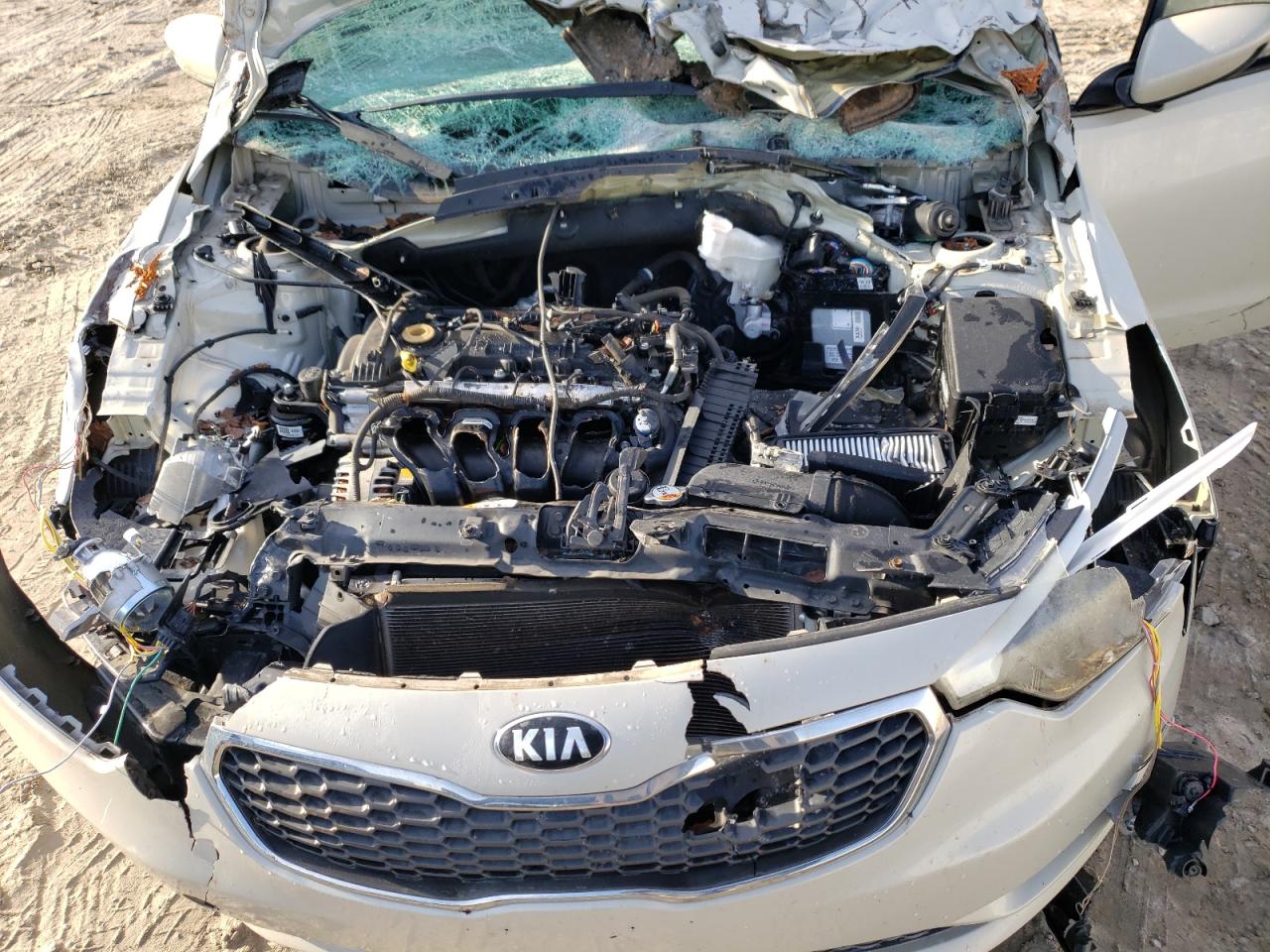 Photo 7 from auction – 2015 KIA FORTE LX with VIN KNAFK4A61F5343357