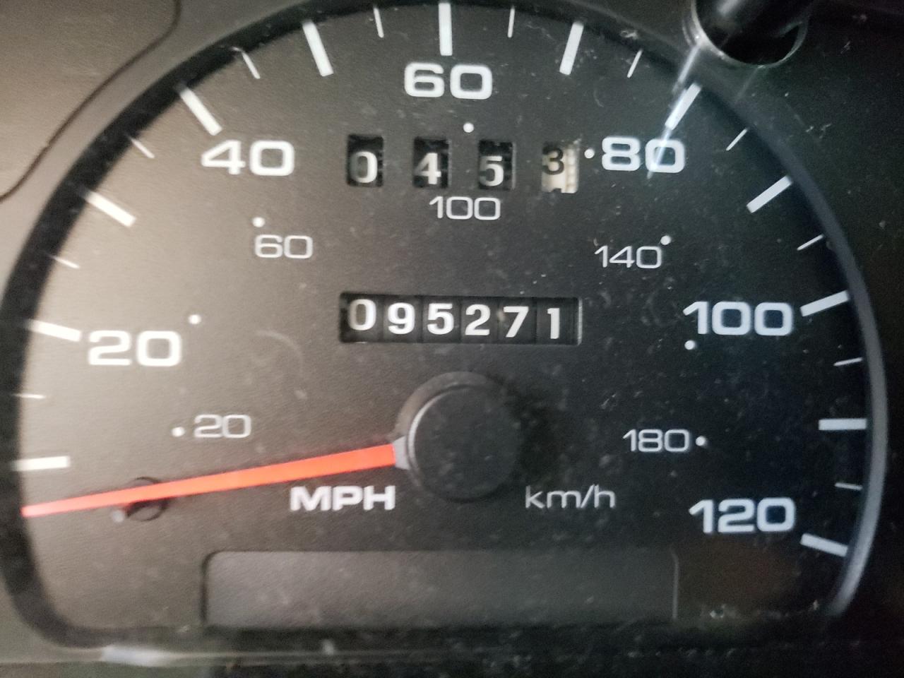 Photo 8 from auction – 2002 MERCURY SABLE GS with VIN 1MEFM50U42A620814