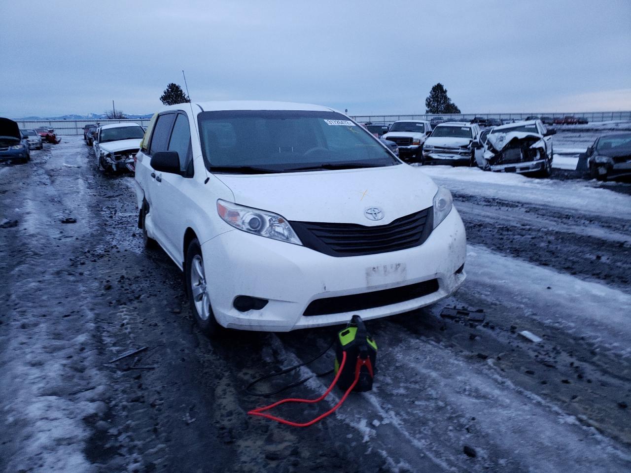 TOYOTA SIENNA 2013 with VIN 5TDZK3DC0DS364610 - Photo from auction