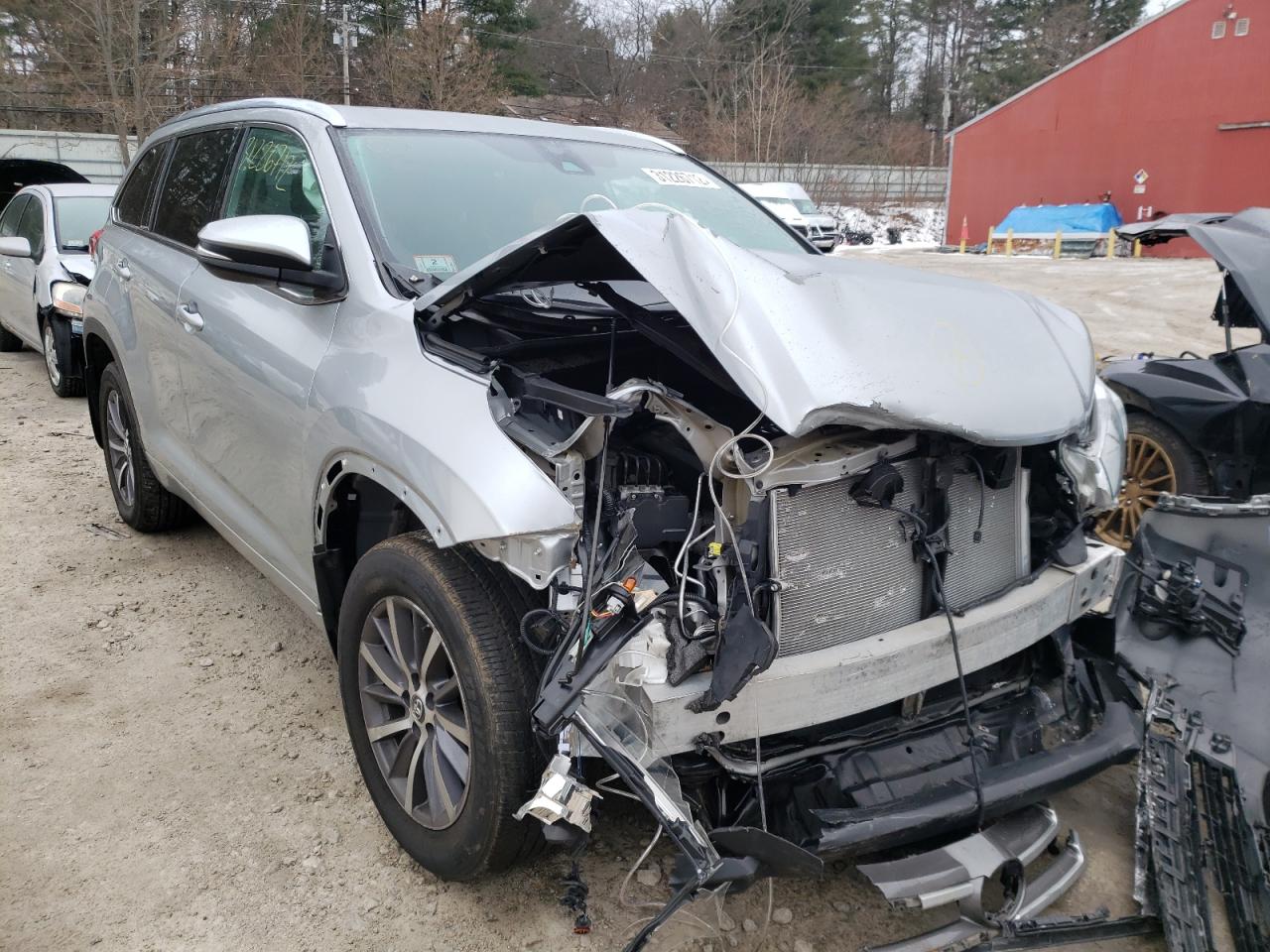 TOYOTA HIGHLANDER 2018 with VIN 5TDJZRFH9JS813007 - Photo from auction