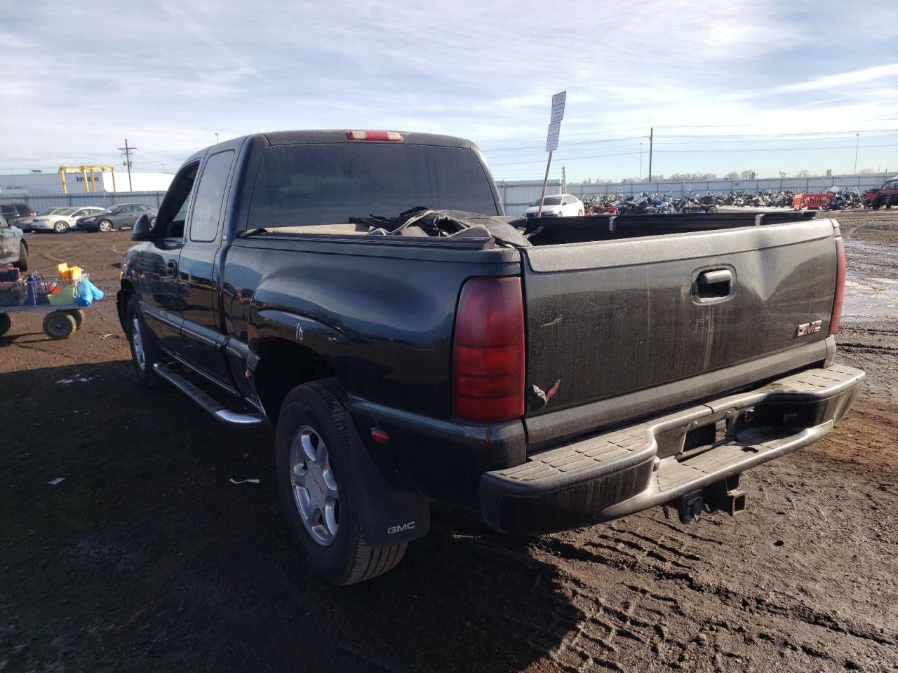 Photo 3 from auction – 2002 GMC SIERRA K15 with VIN 2GTFK69UX21334329