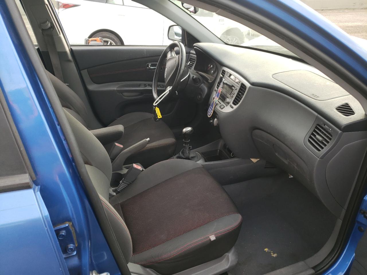 Photo 5 from auction – 2008 KIA RIO 5 SX with VIN KNADE163086360191