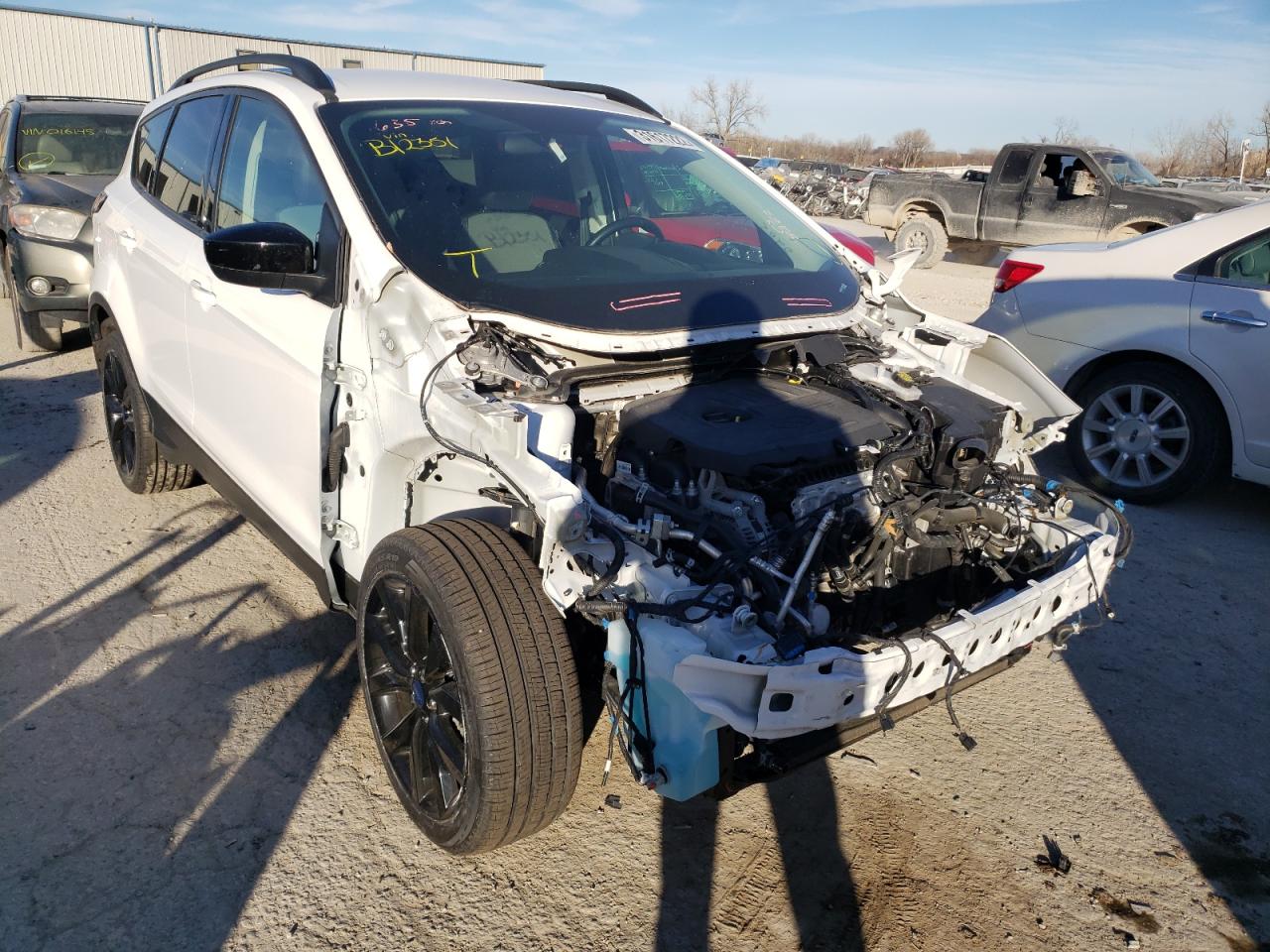 FORD ESCAPE SE 2018 with VIN 1FMCU9GD0JUB12351 - Photo from auction