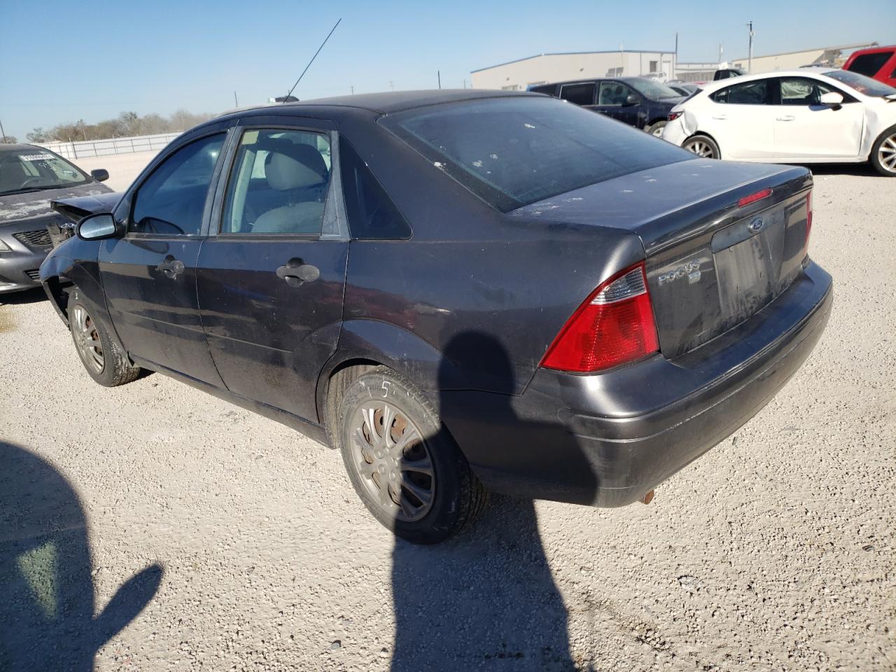 Photo 3 from auction – 2007 FORD FOCUS ZX4 with VIN 1FAFP34N87W274539