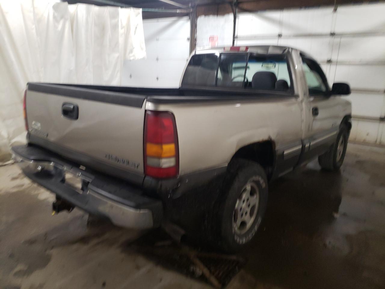 Photo 4 from auction – 2000 CHEVROLET SILVERADO with VIN 1GCEK14T4YZ102161