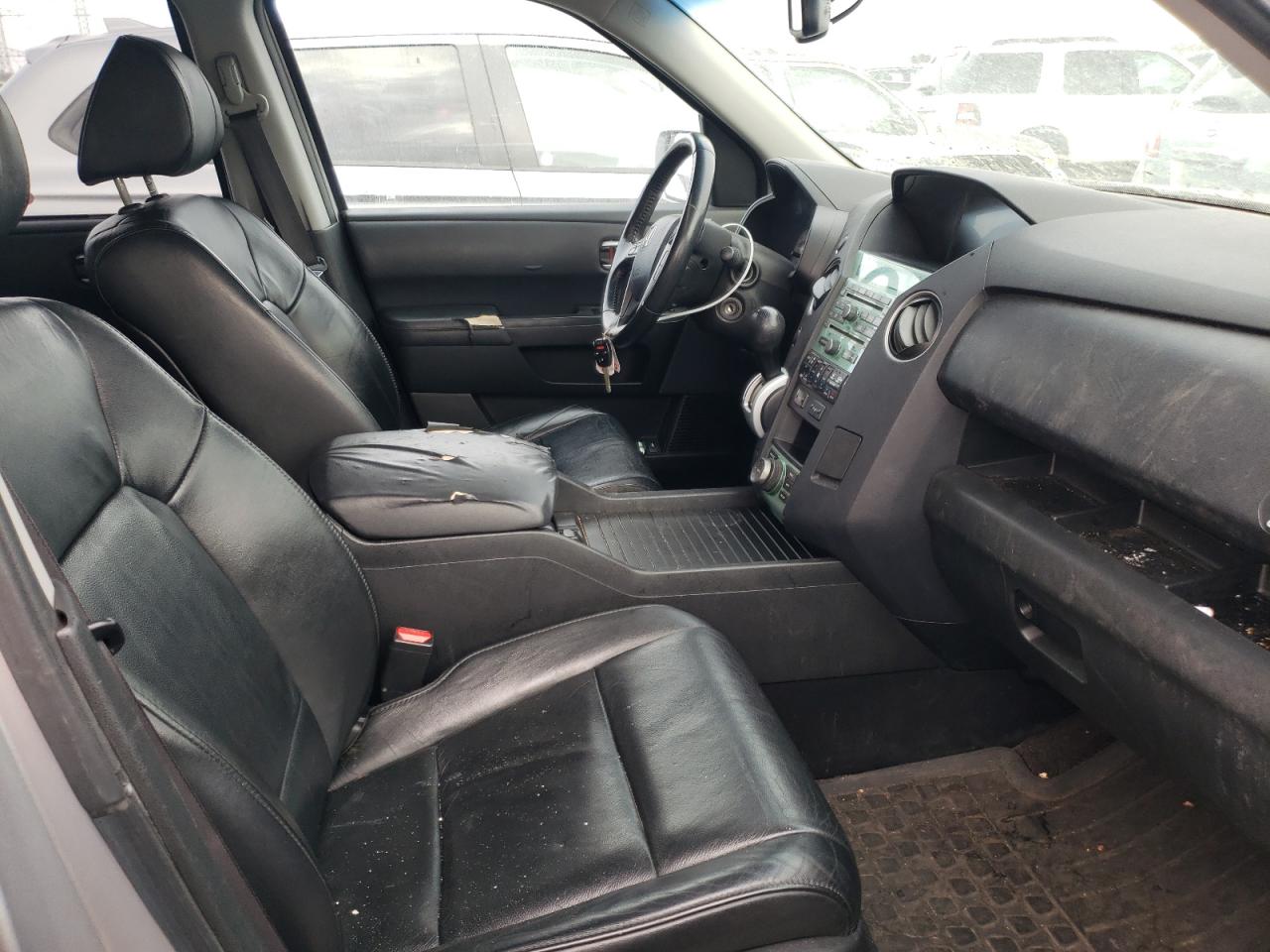 Photo 5 from auction – 2011 HONDA PILOT TOUR with VIN 5FNYF4H91BB029328