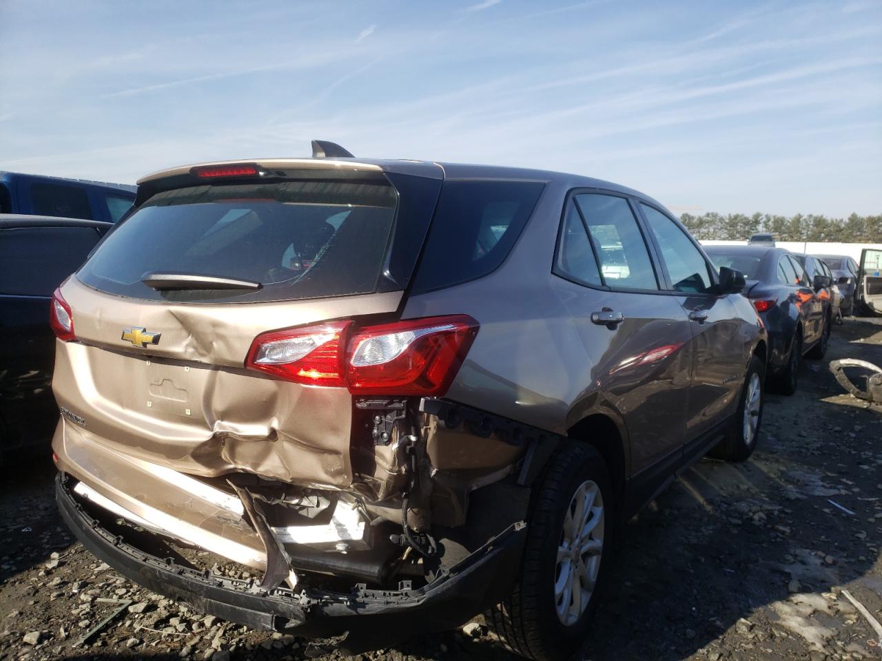 Photo 4 from auction – 2019 CHEVROLET EQUINOX LS with VIN 2GNAXHEV5K6271530