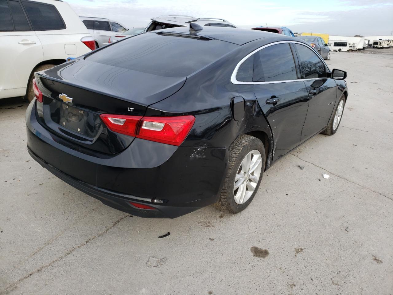 Photo 4 from auction – 2018 CHEVROLET MALIBU LT with VIN 1G1ZD5ST6JF158317