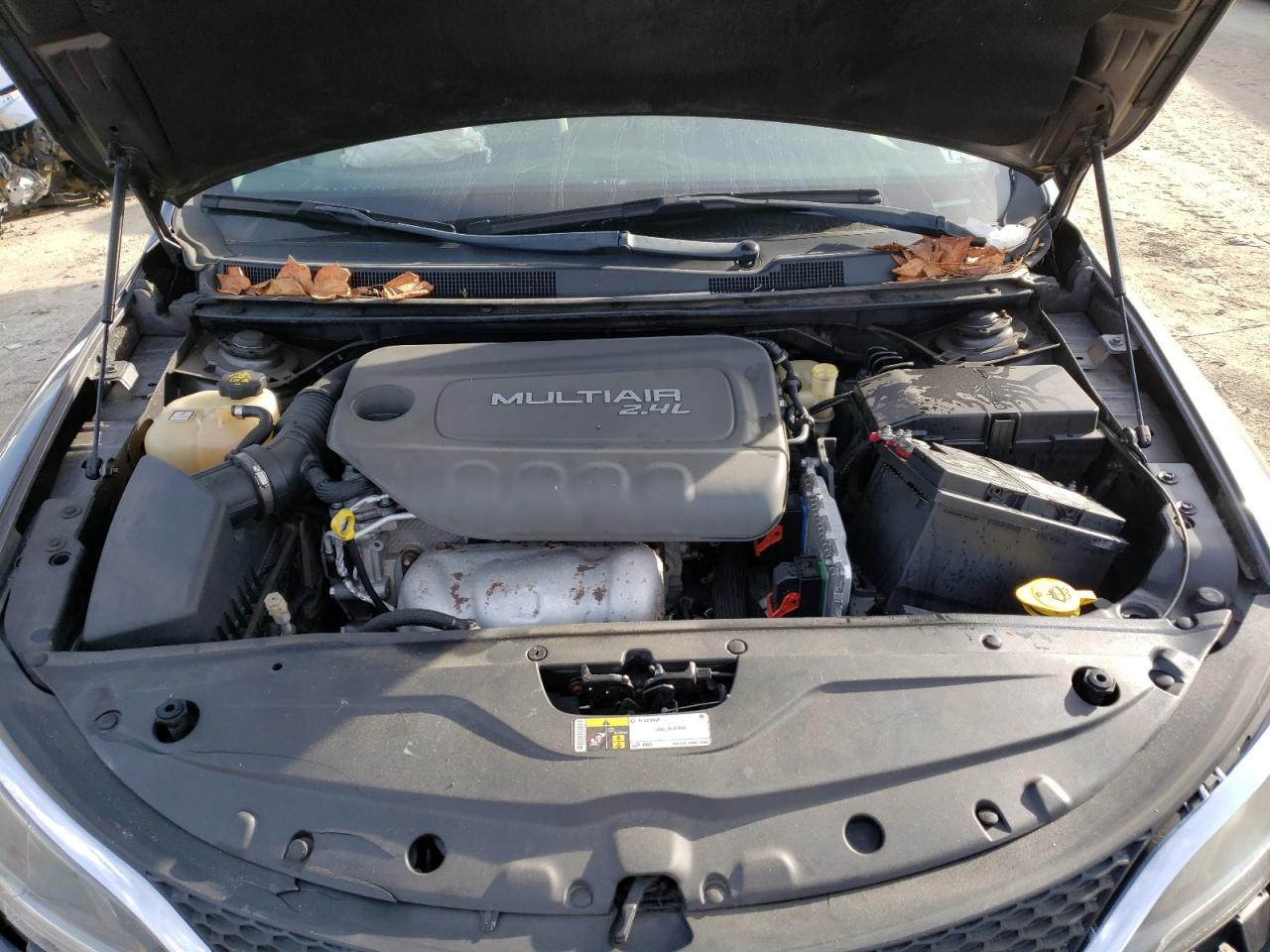 Photo 7 from auction – 2015 CHRYSLER 200 LIMITE with VIN 1C3CCCAB2FN611251