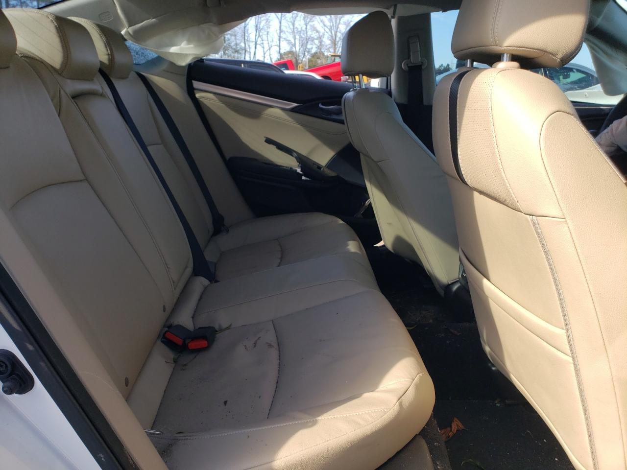 Photo 6 from auction – 2017 HONDA CIVIC TOUR with VIN 19XFC1F96HE015280