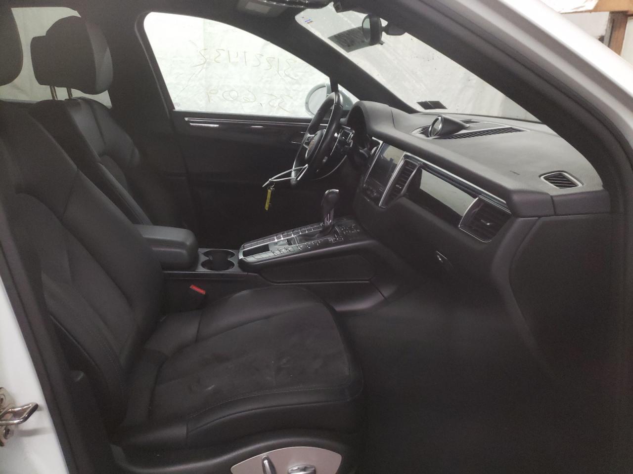 Photo 5 from auction – 2017 PORSCHE MACAN with VIN WP1AA2A56HLB04685