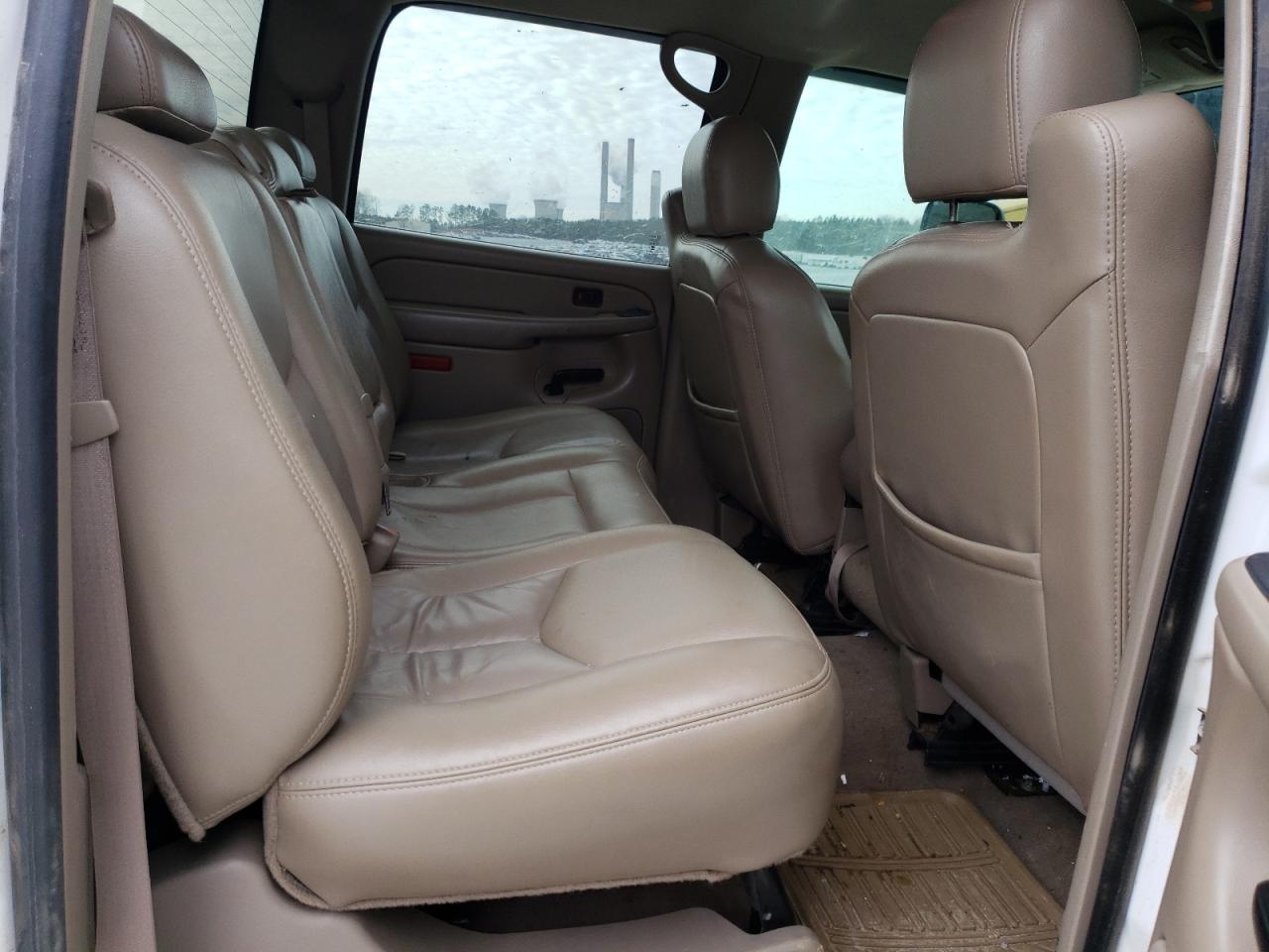 Photo 6 from auction – 2005 CHEVROLET SILVERADO with VIN 1GCHK23275F808159