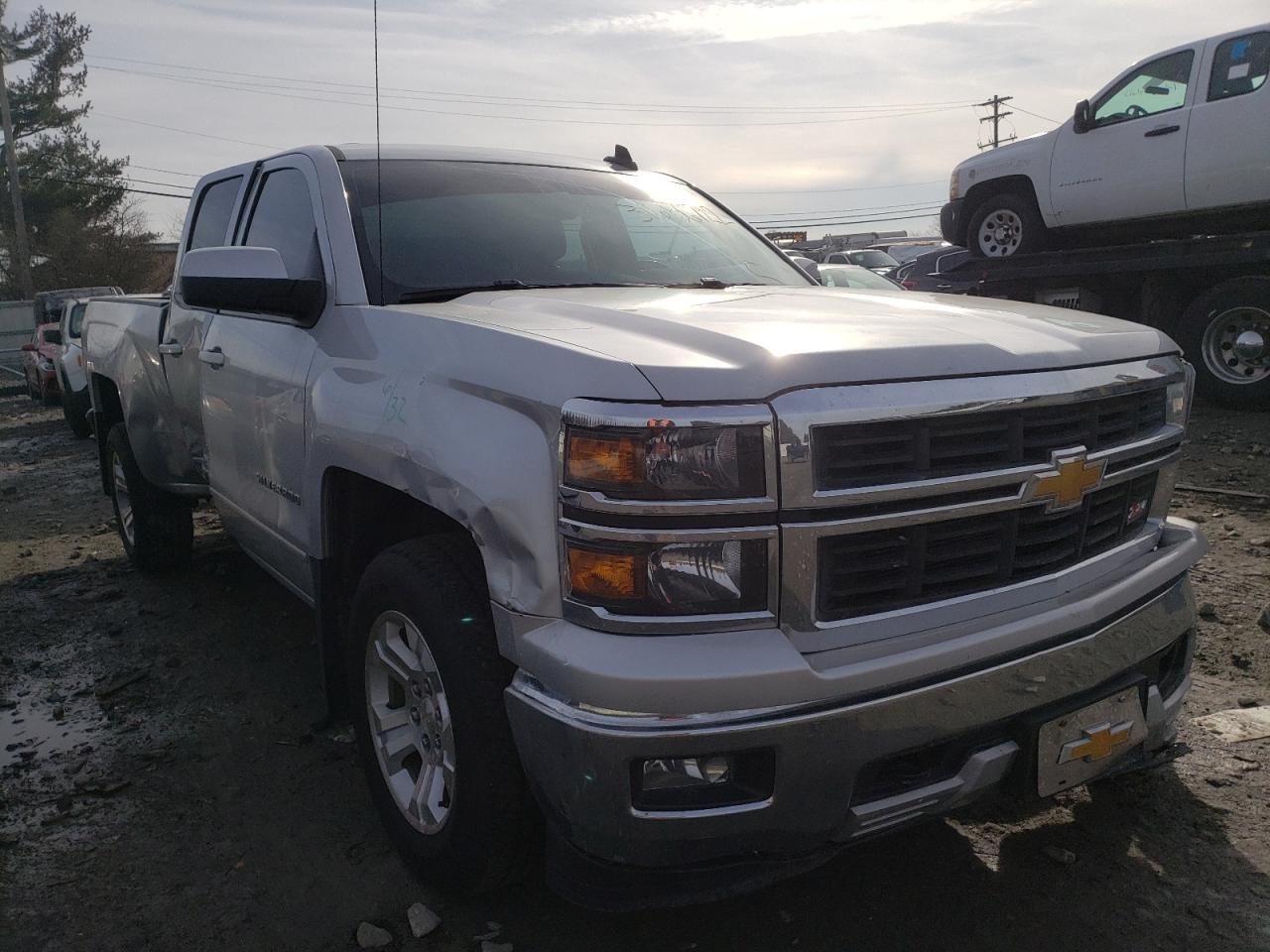 CHEVROLET SILVERADO 2015 with VIN 1GCVKREC7FZ303983 - Photo from auction