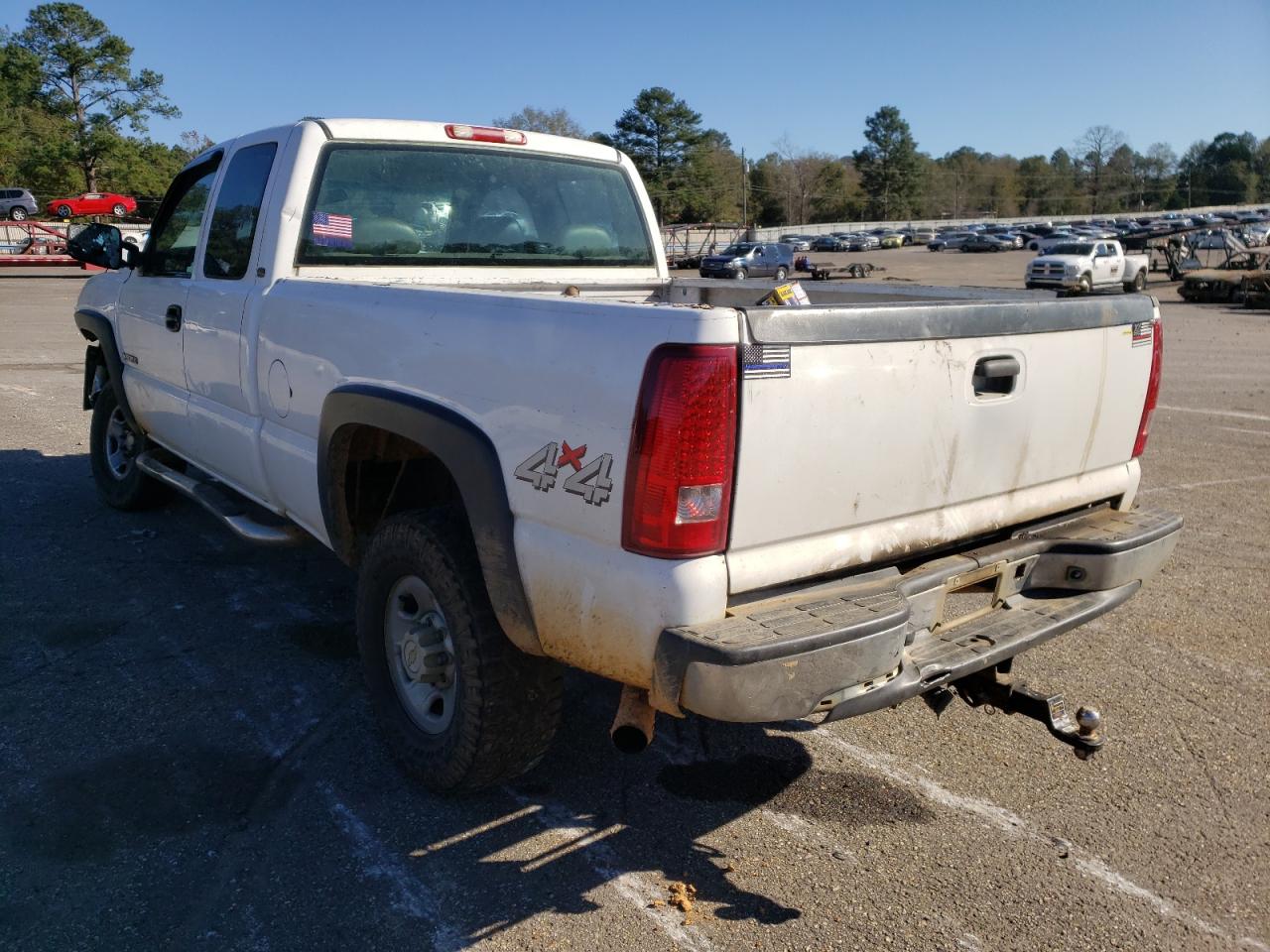Photo 3 from auction – 2003 CHEVROLET SILVERADO with VIN 1GCHK29G53E203630