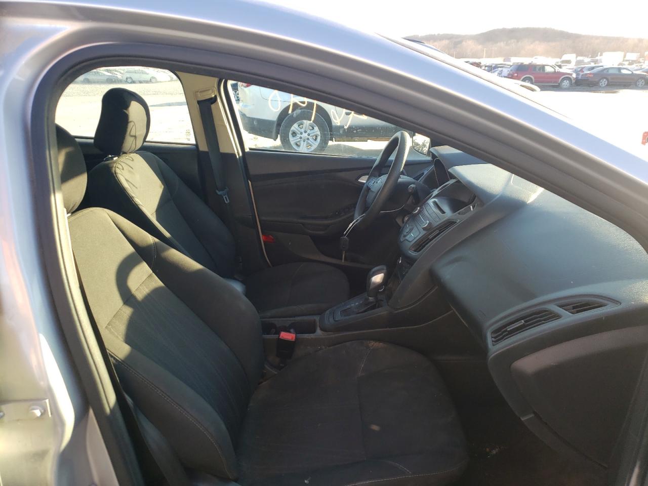 Photo 5 from auction – 2017 FORD FOCUS SE with VIN 1FADP3K20HL214466