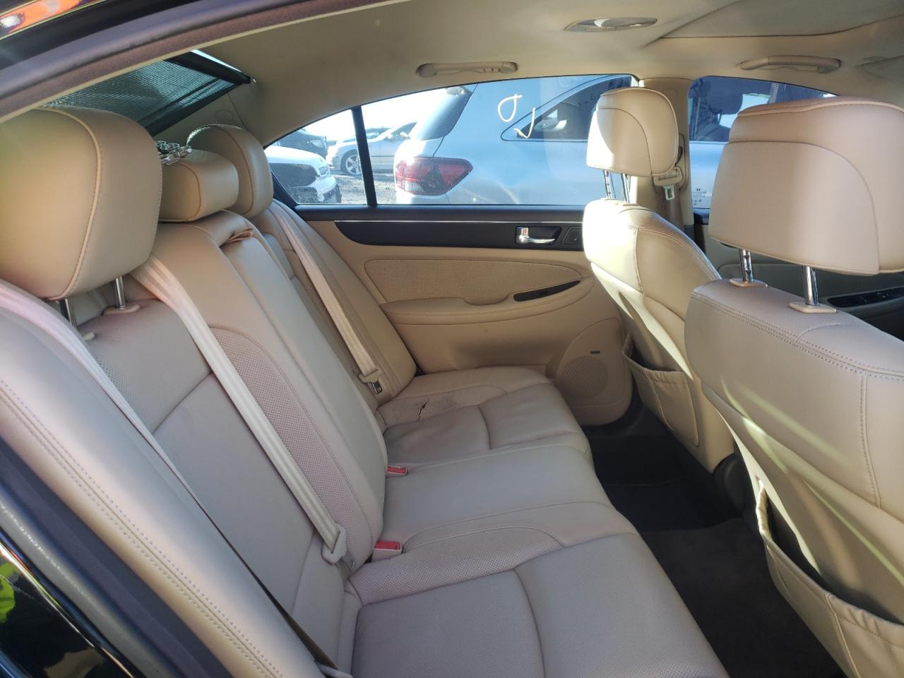 Photo 6 from auction – 2011 HYUNDAI GENESIS 4. with VIN KMHGC4DF0BU124742