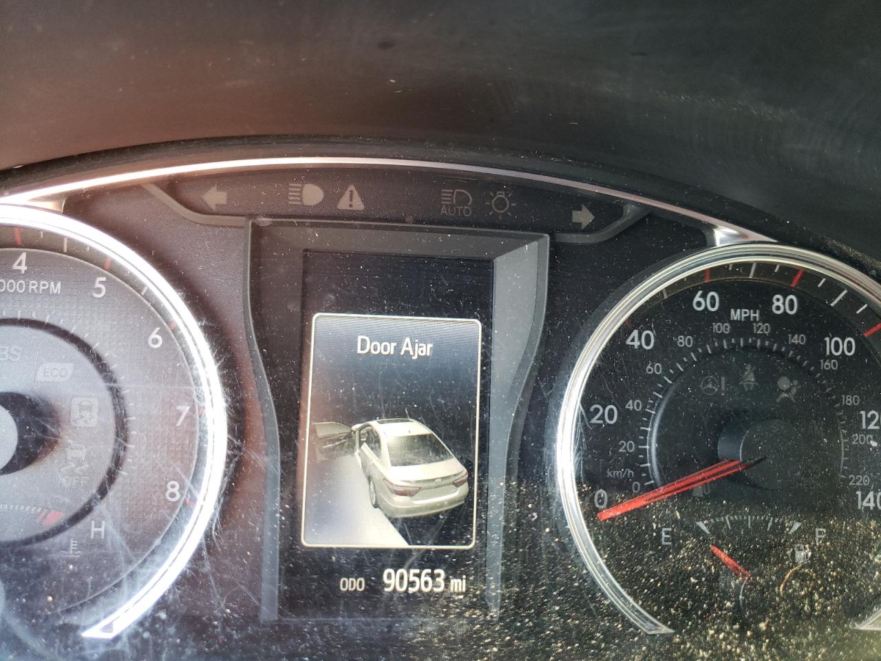 Photo 8 from auction – 2016 TOYOTA CAMRY LE with VIN 4T1BF1FK5GU218648