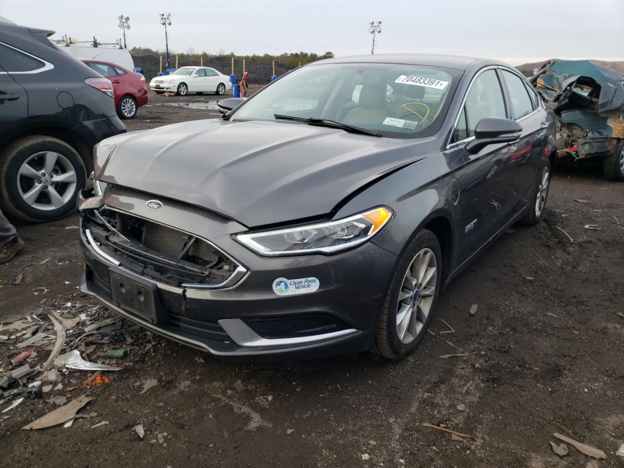 Photo 2 from auction – 2018 FORD FUSION with VIN 3FA6P0PU3JR237412