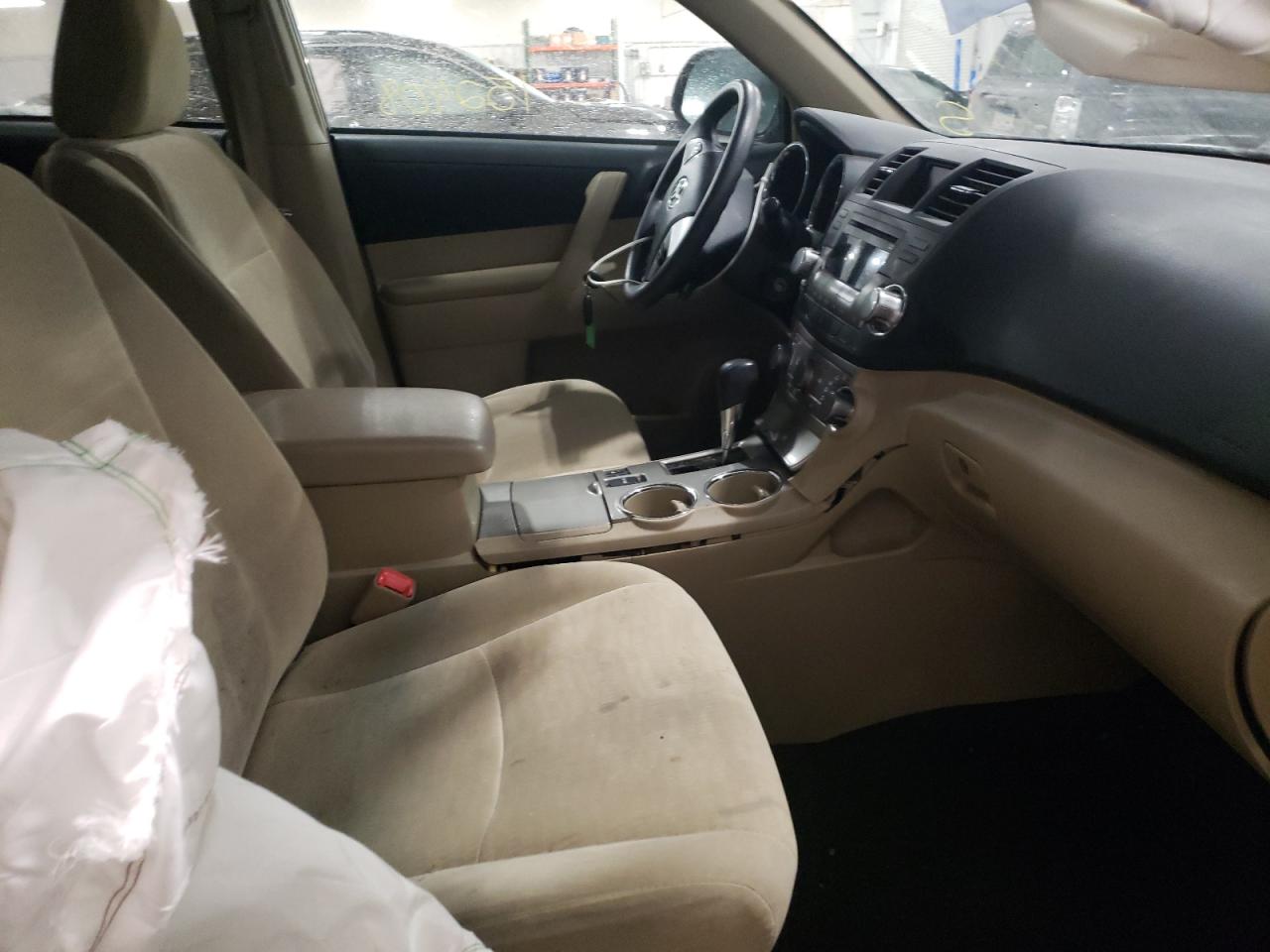 Photo 5 from auction – 2011 TOYOTA HIGHLANDER with VIN 5TDBK3EH3BS073205