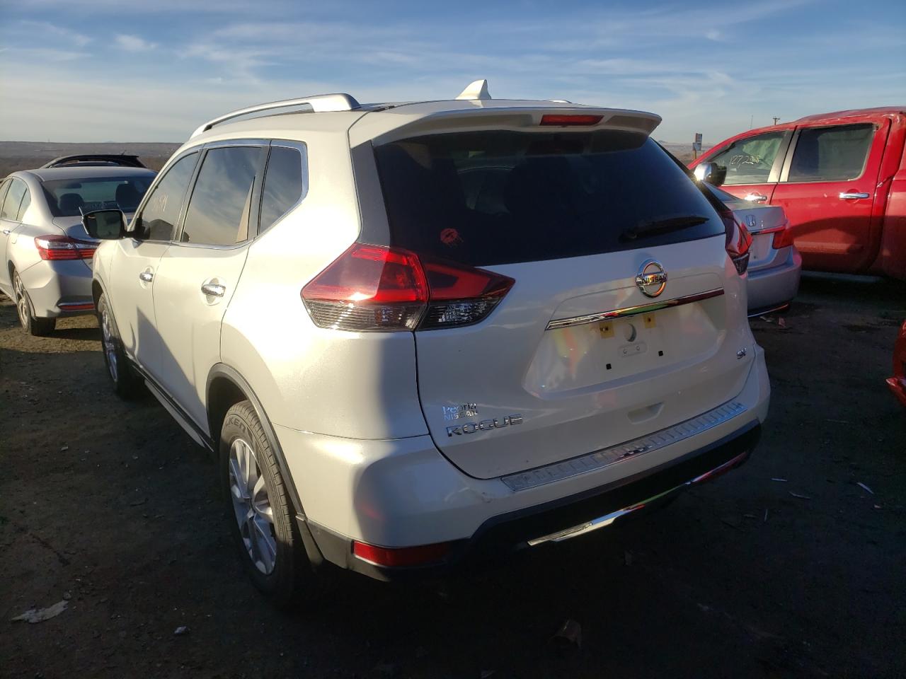 Photo 3 from auction – 2018 NISSAN ROGUE S with VIN KNMAT2MT5JP620749
