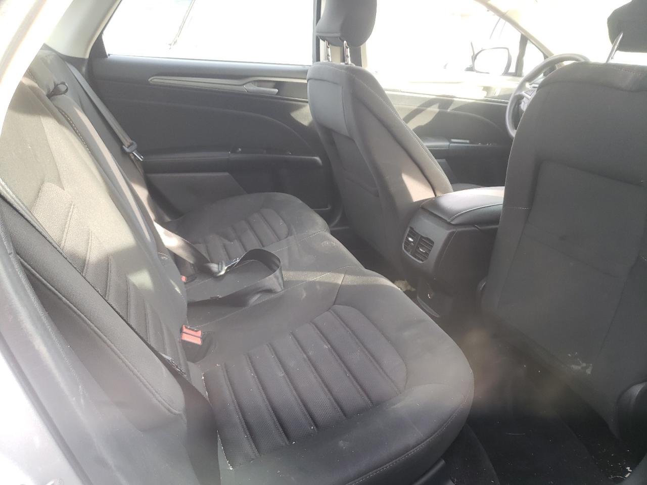 Photo 6 from auction – 2017 FORD FUSION SE with VIN 3FA6P0HD3HR236611