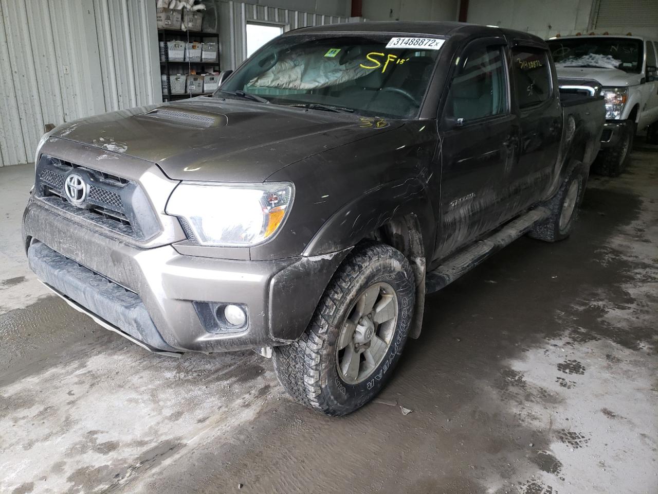 Photo 2 from auction – 2015 TOYOTA TACOMA DOU with VIN 5TFLU4EN2FX143271