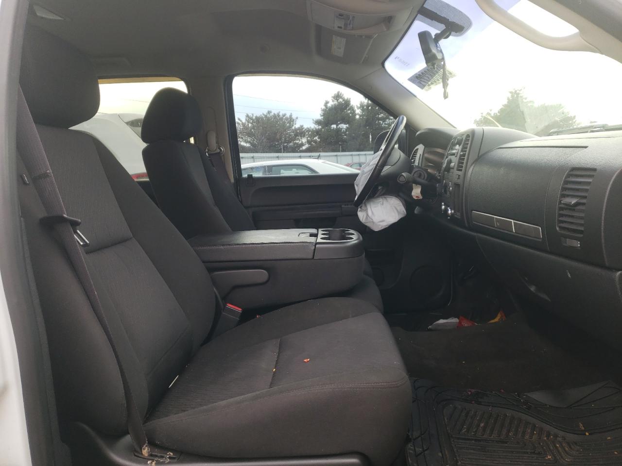 Photo 5 from auction – 2011 CHEVROLET SILVERADO with VIN 3GCPKSE30BG268374