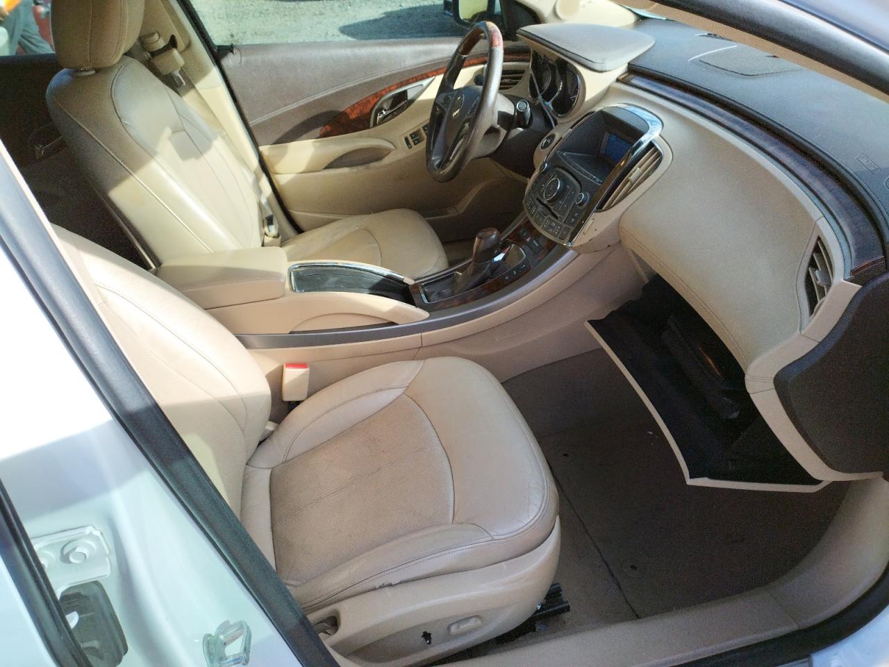 Photo 5 from auction – 2011 BUICK LACROSSE C with VIN 1G4GE5EDXBF333875