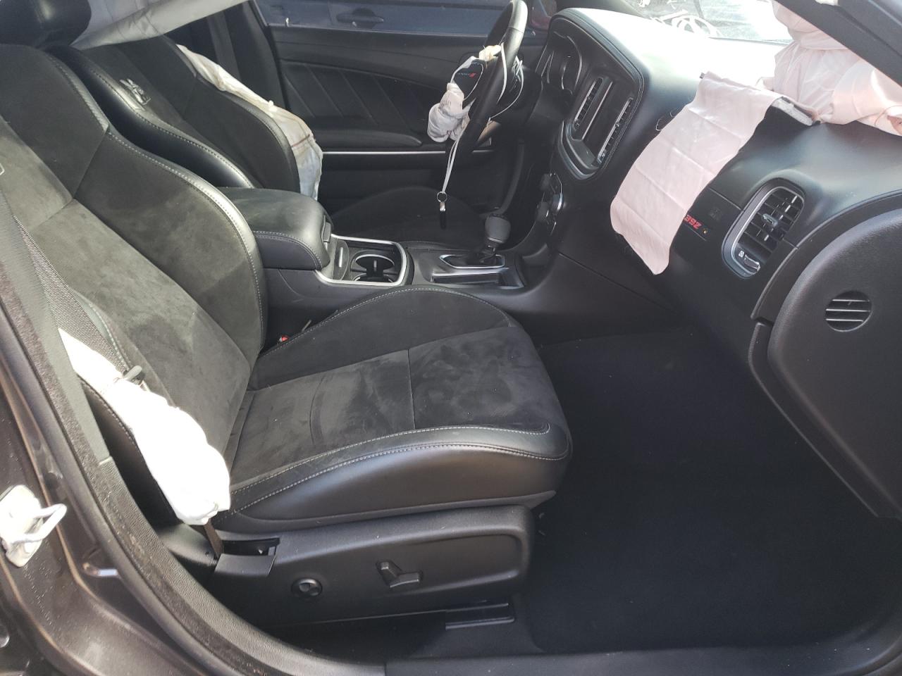 Photo 5 from auction – 2018 DODGE CHARGER R/ with VIN 2C3CDXCT9JH261094