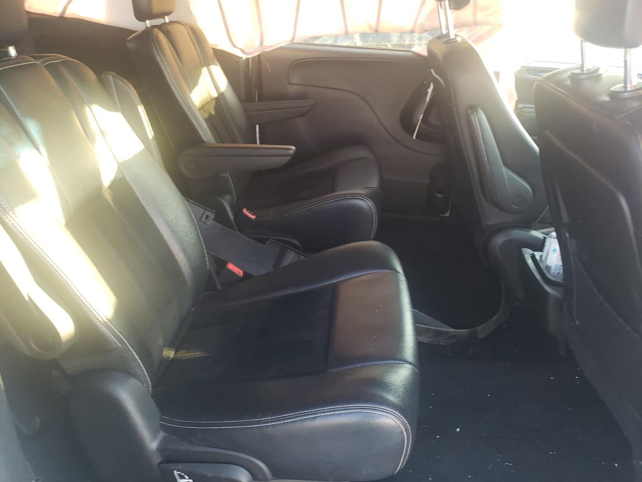 Foto 6 de la subasta – 2017 DODGE GRAND CARA con VIN 2C4RDGCG4HR639903