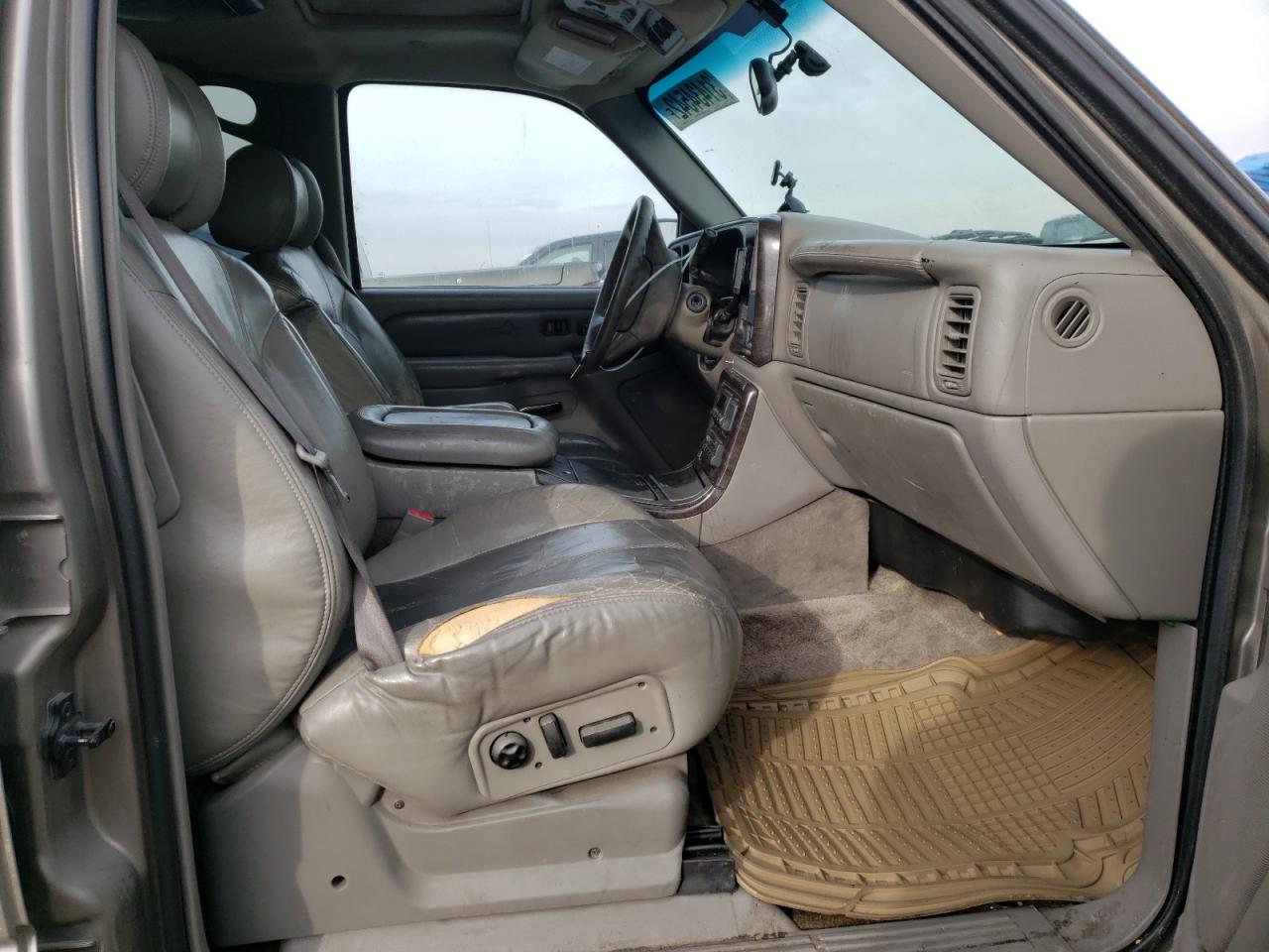 Photo 5 from auction – 2002 GMC DENALI with VIN 1GKEK63U72J168012