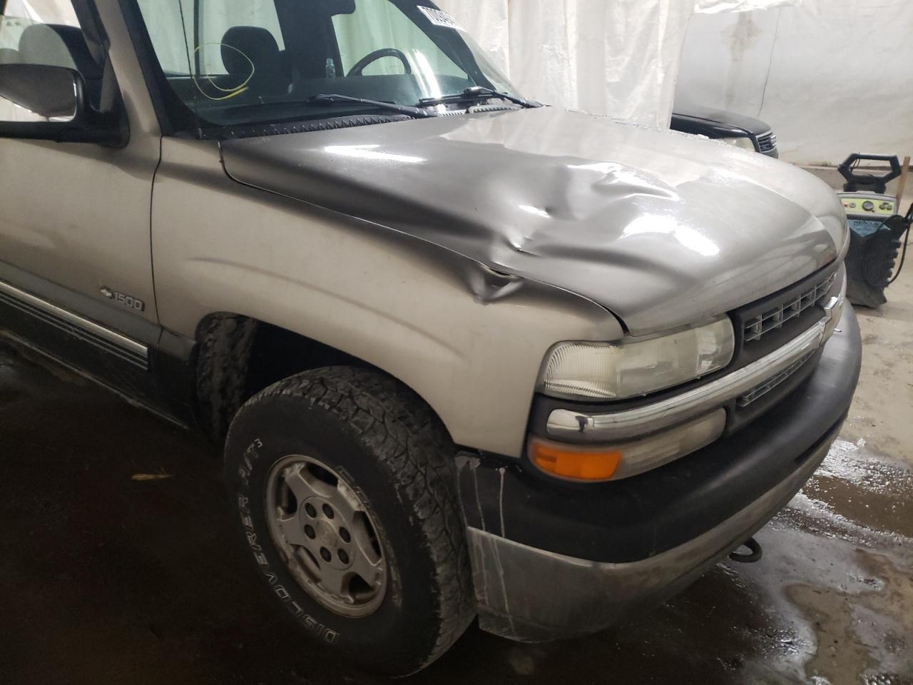 Photo 9 from auction – 2000 CHEVROLET SILVERADO with VIN 1GCEK14T4YZ102161