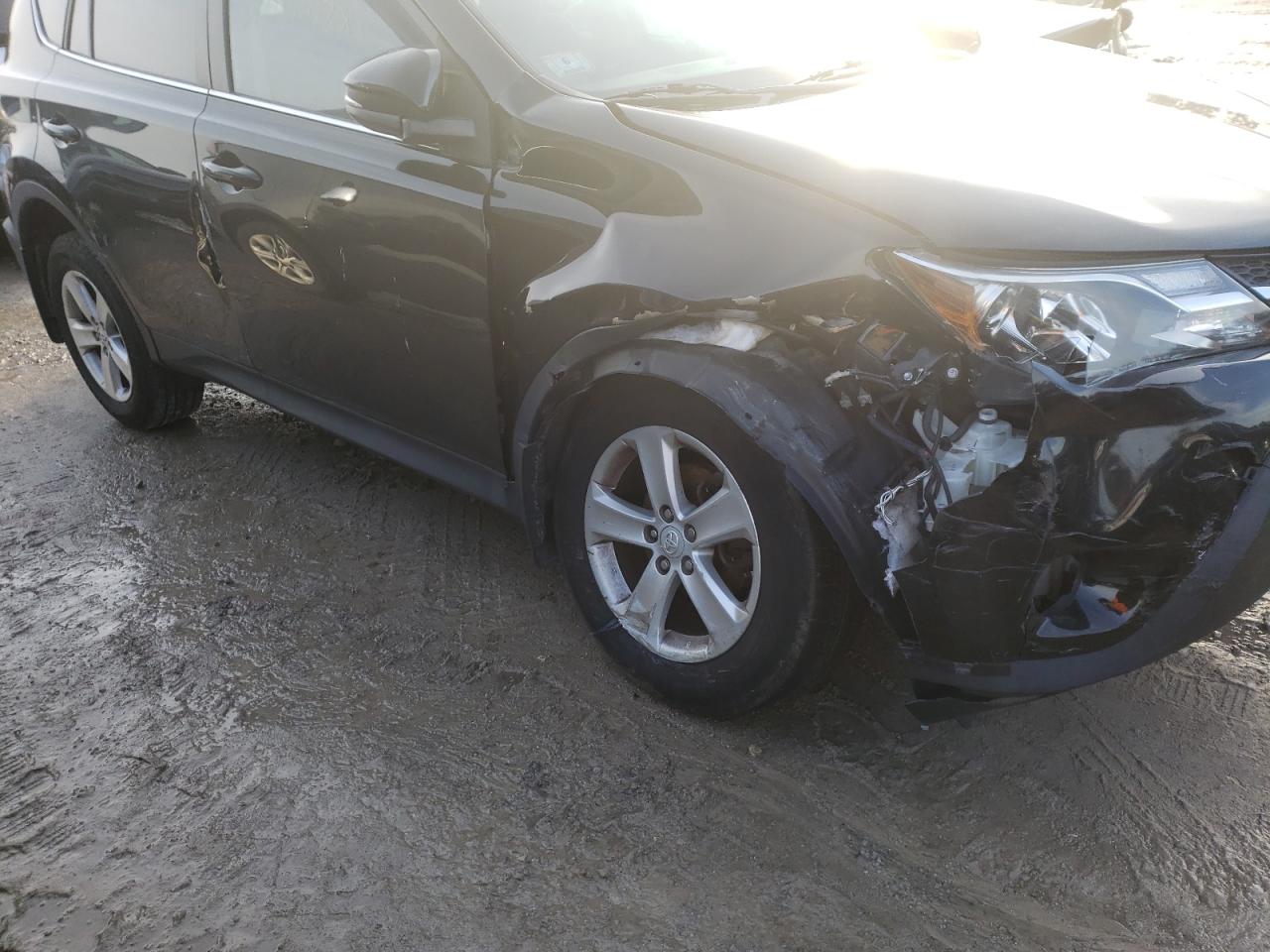 Photo 9 from auction – 2014 TOYOTA RAV4 XLE with VIN 2T3RFREV9EW165000