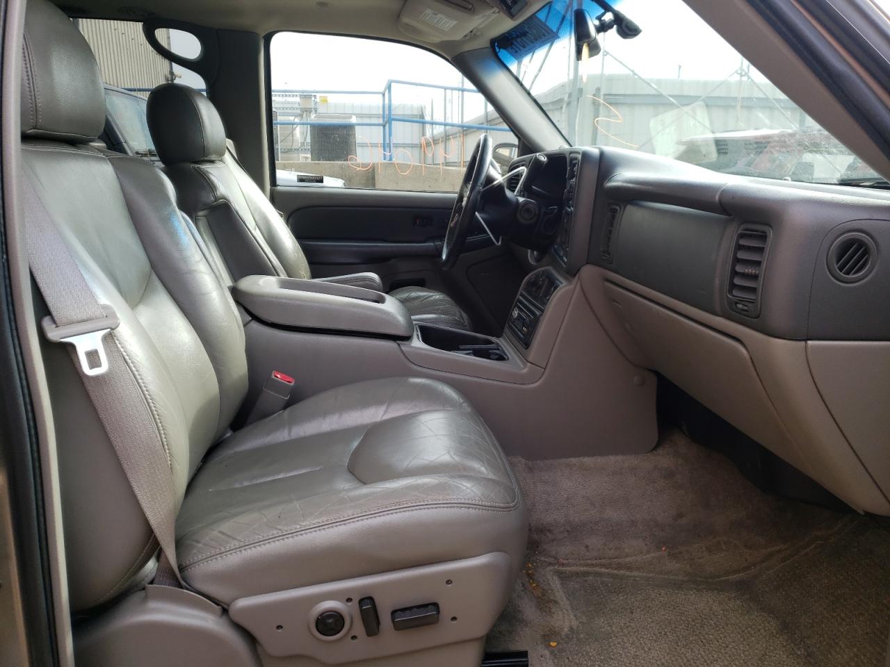 Photo 5 from auction – 2003 GMC YUKON with VIN 1GKEK13Z13J244047